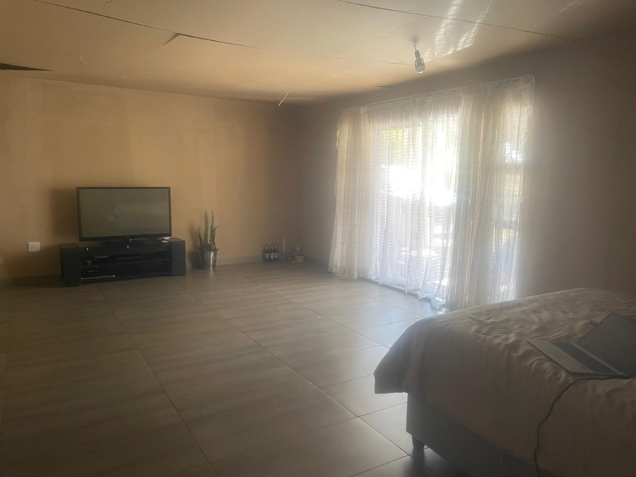 4 Bedroom Property for Sale in Riverpark Gauteng
