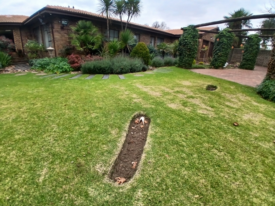 3 Bedroom Property for Sale in Dunnottar Gauteng