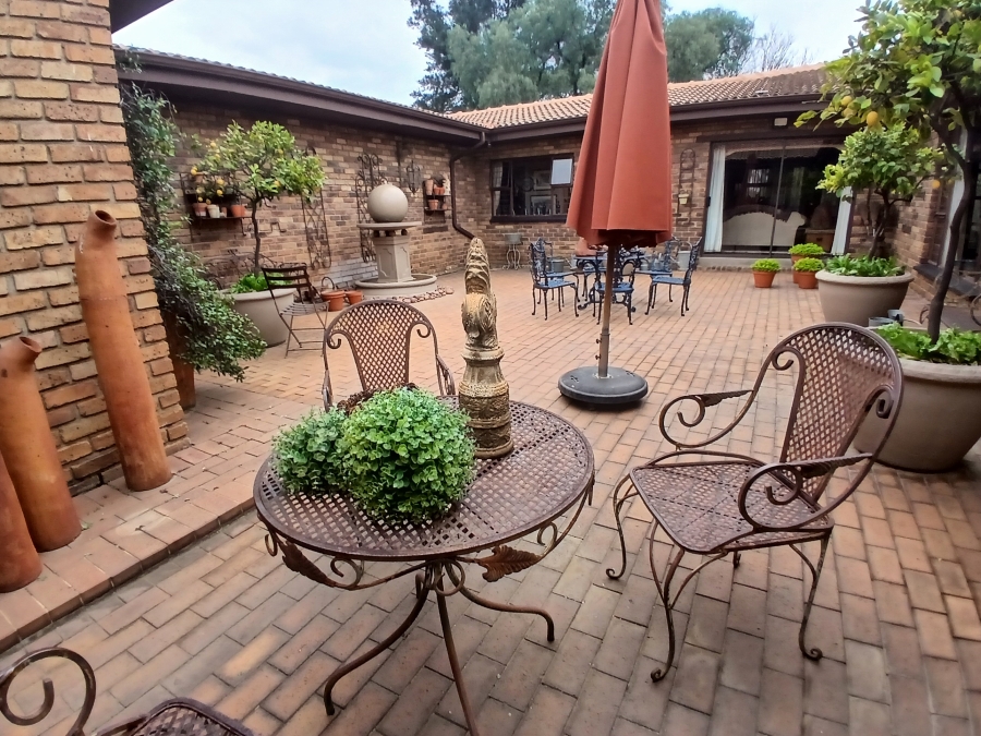 3 Bedroom Property for Sale in Dunnottar Gauteng