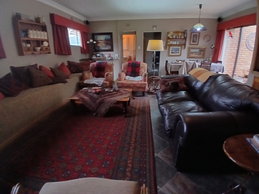 3 Bedroom Property for Sale in Dunnottar Gauteng