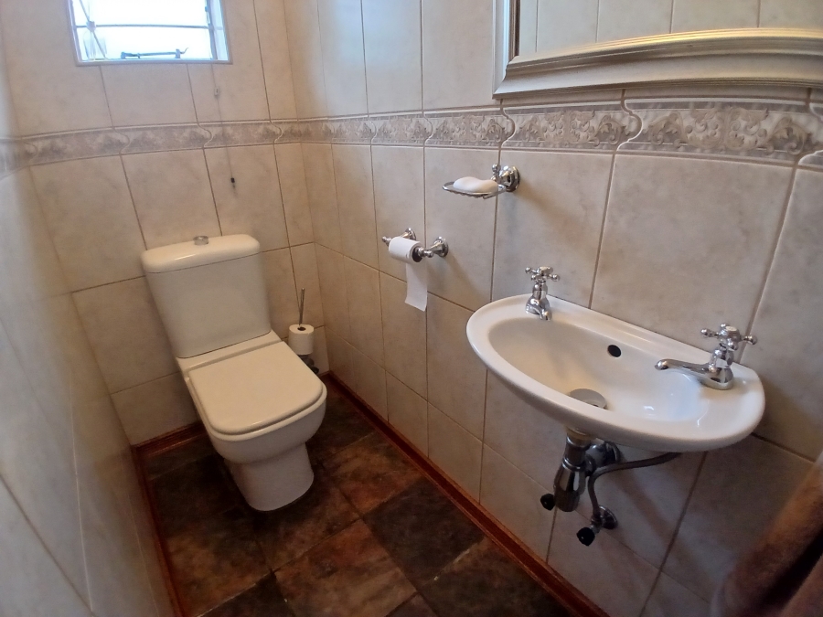 3 Bedroom Property for Sale in Dunnottar Gauteng