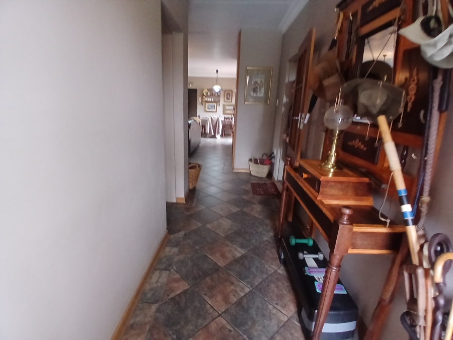 3 Bedroom Property for Sale in Dunnottar Gauteng