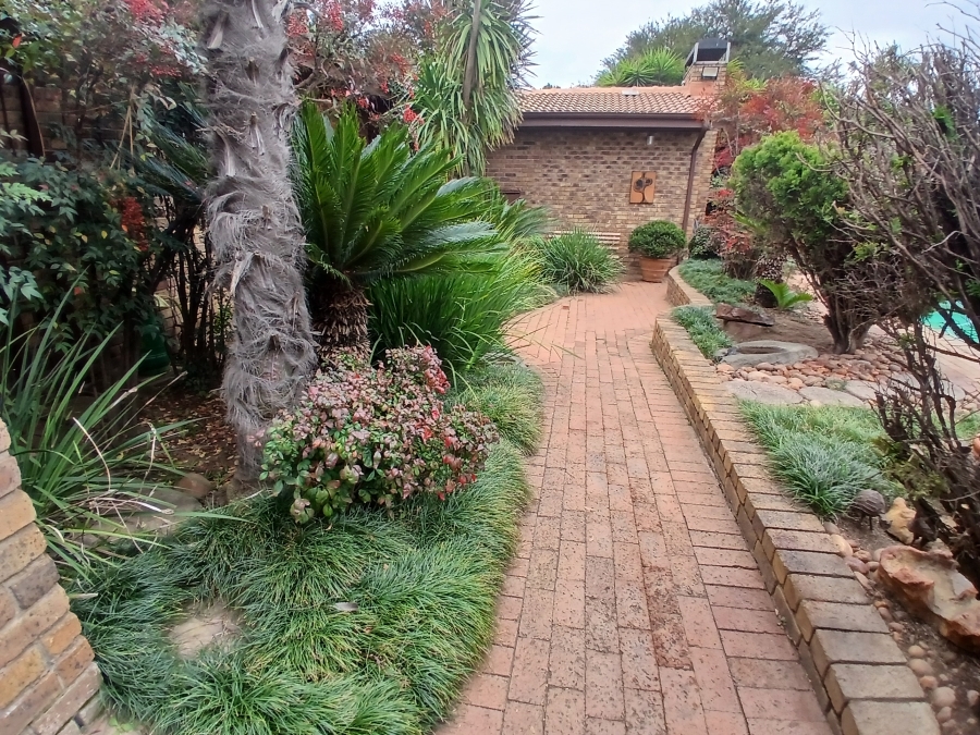 3 Bedroom Property for Sale in Dunnottar Gauteng