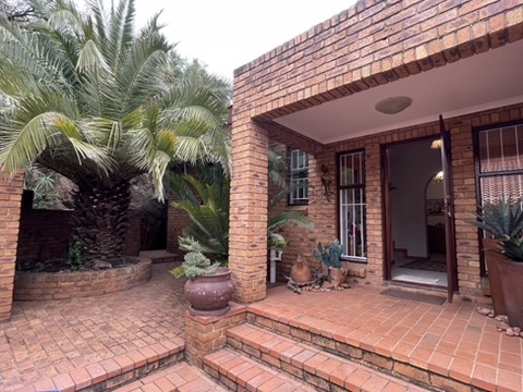 4 Bedroom Property for Sale in Bassonia Gauteng