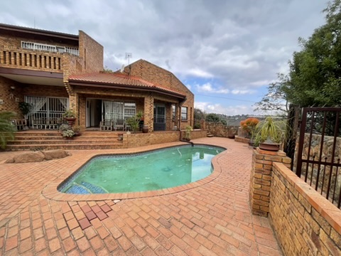 4 Bedroom Property for Sale in Bassonia Gauteng