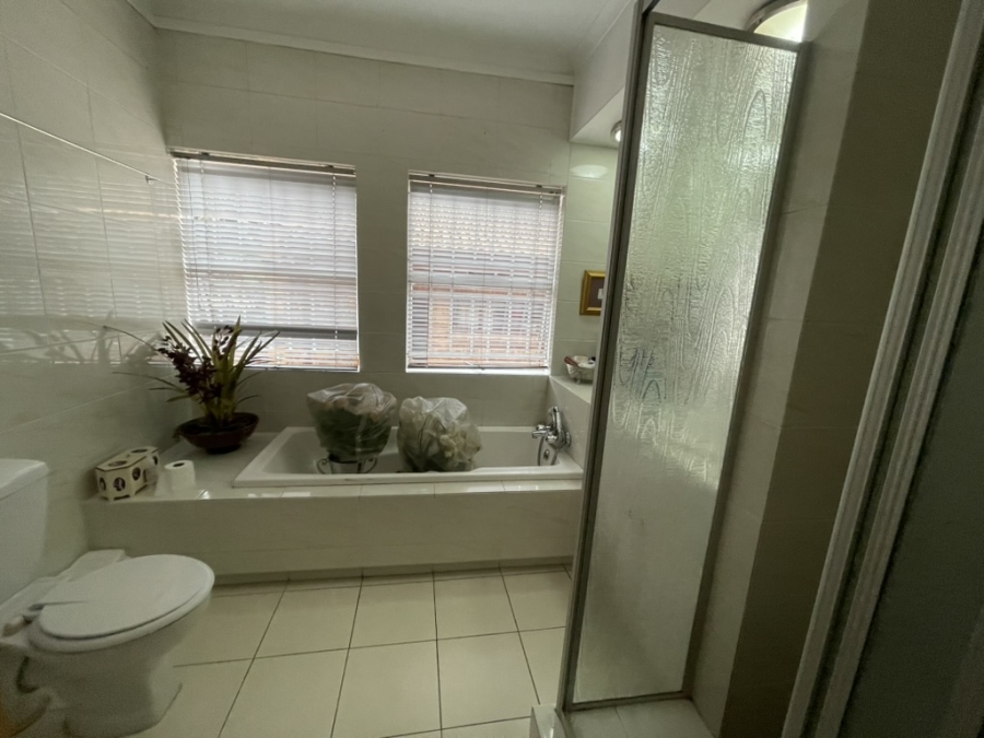 4 Bedroom Property for Sale in Bassonia Gauteng