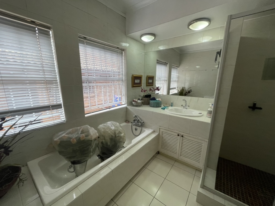4 Bedroom Property for Sale in Bassonia Gauteng