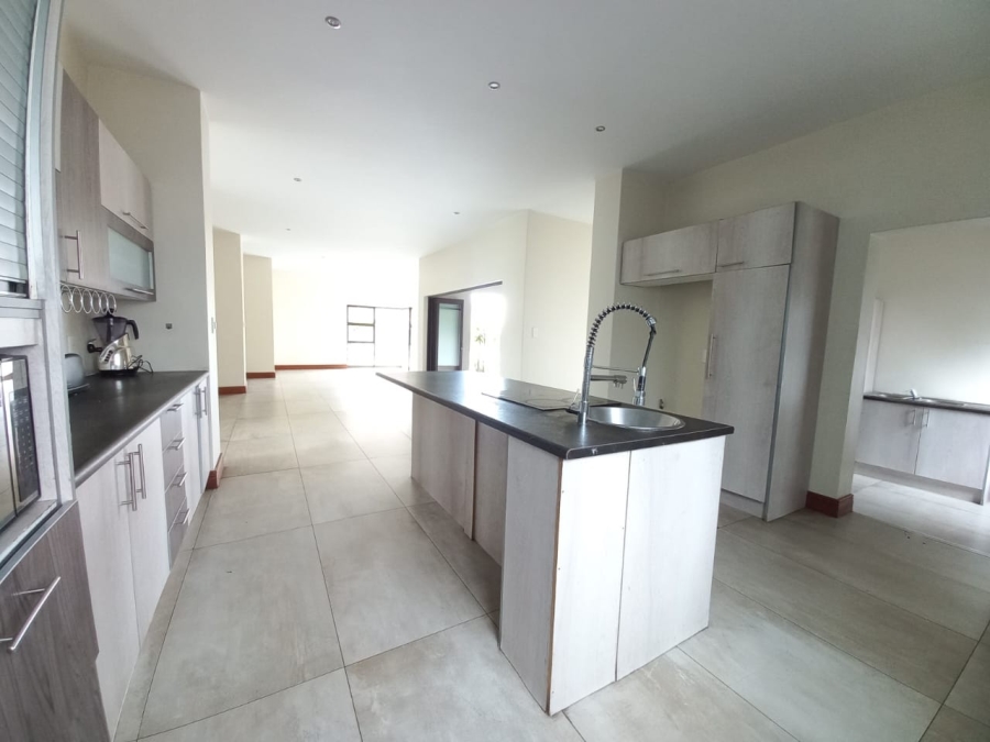 5 Bedroom Property for Sale in Helderwyk Gauteng