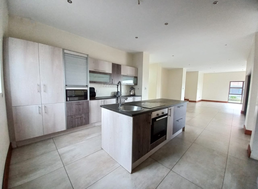 5 Bedroom Property for Sale in Helderwyk Gauteng