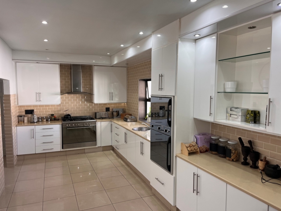3 Bedroom Property for Sale in Highlands North Gauteng