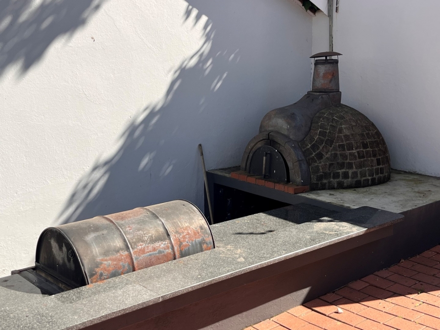 3 Bedroom Property for Sale in Highlands North Gauteng