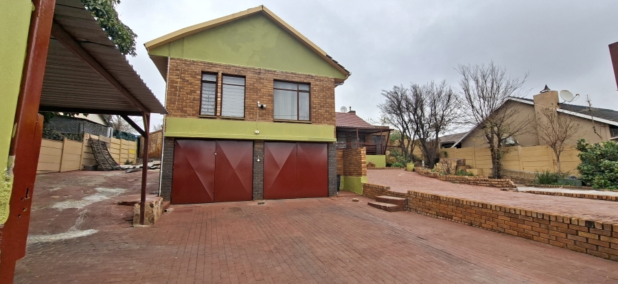3 Bedroom Property for Sale in Kenmare Gauteng