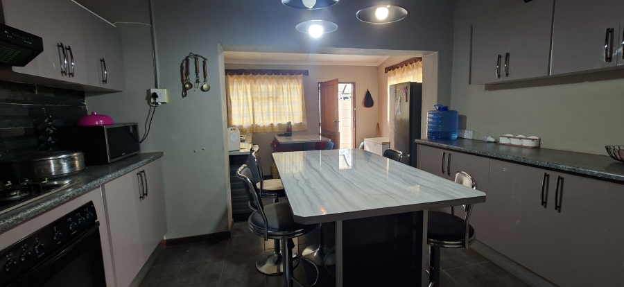 3 Bedroom Property for Sale in Kenmare Gauteng