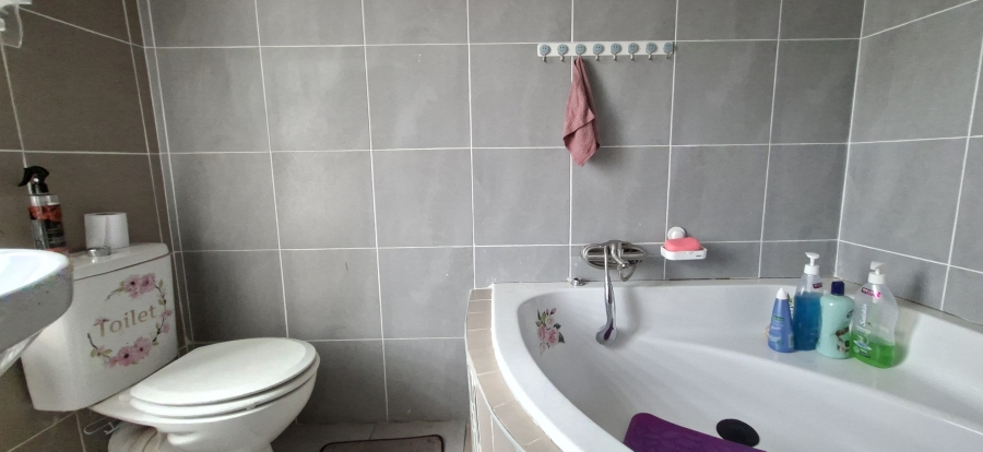 3 Bedroom Property for Sale in Kenmare Gauteng