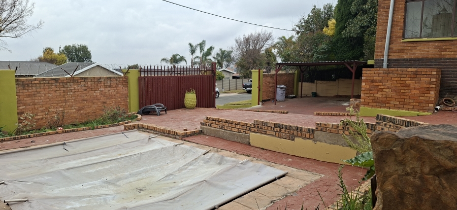 3 Bedroom Property for Sale in Kenmare Gauteng