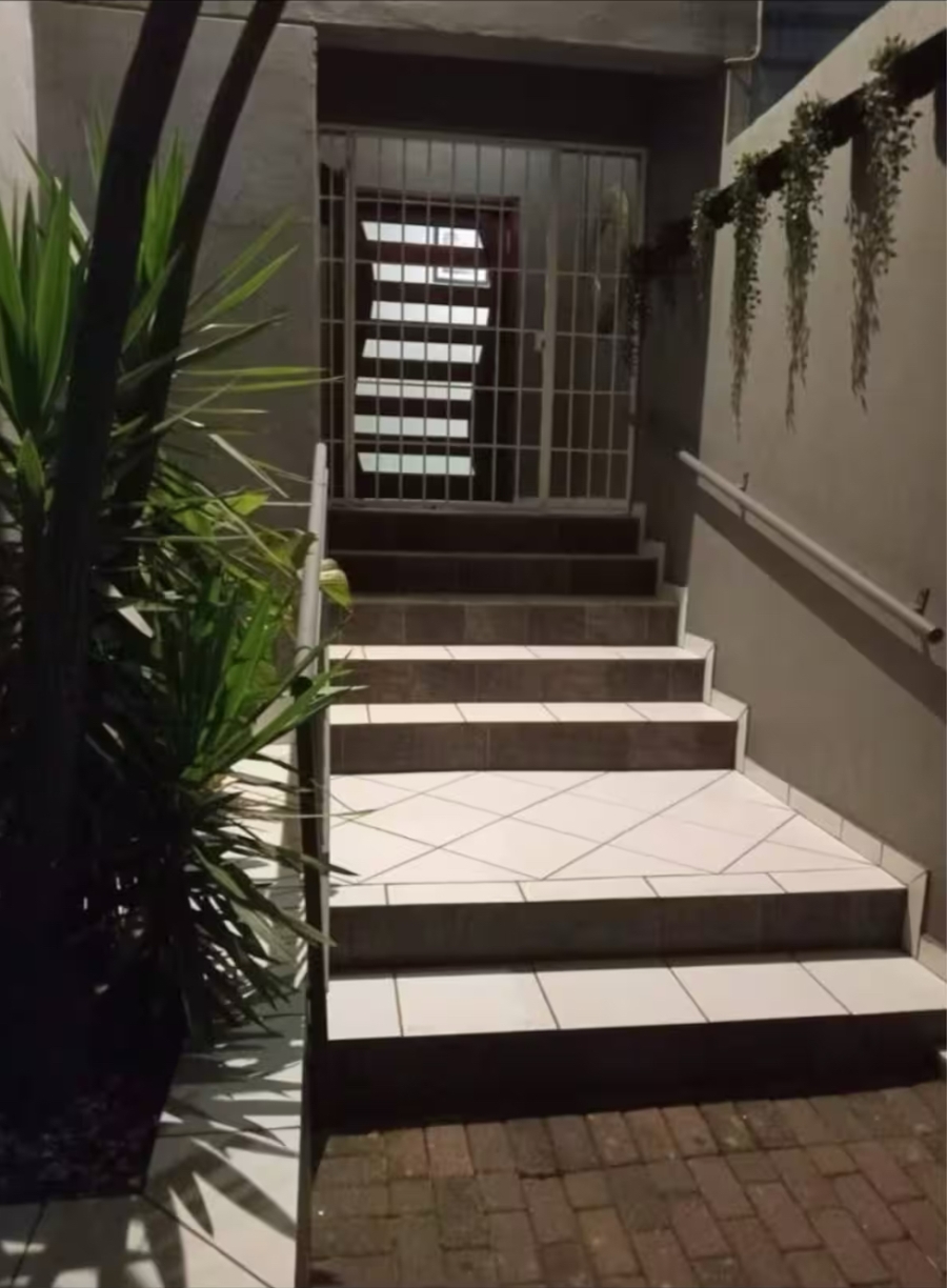 To Let 1 Bedroom Property for Rent in Sandton Central Gauteng