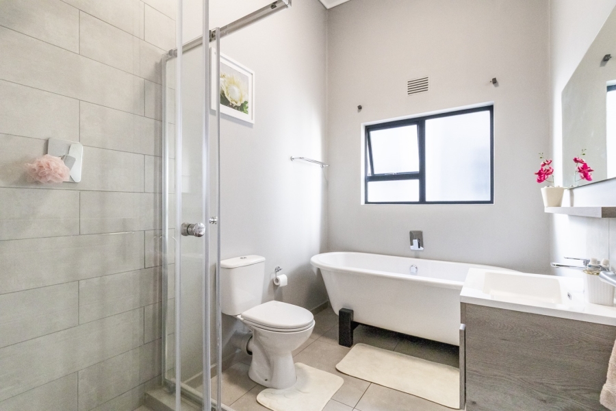 3 Bedroom Property for Sale in North Riding Gauteng