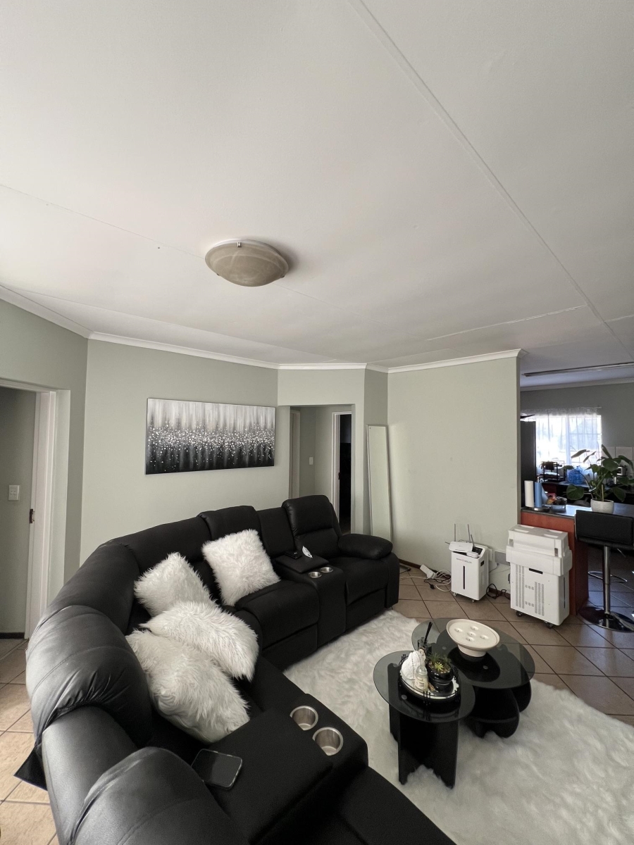 2 Bedroom Property for Sale in Terenure Gauteng