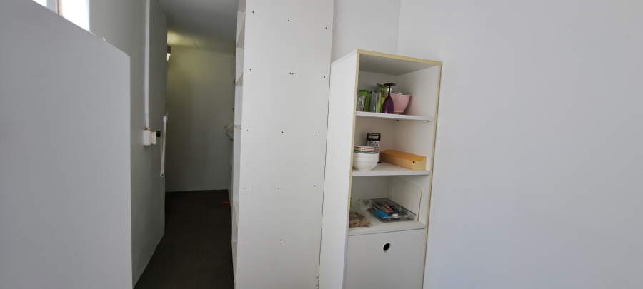 To Let 1 Bedroom Property for Rent in Roodekrans Gauteng