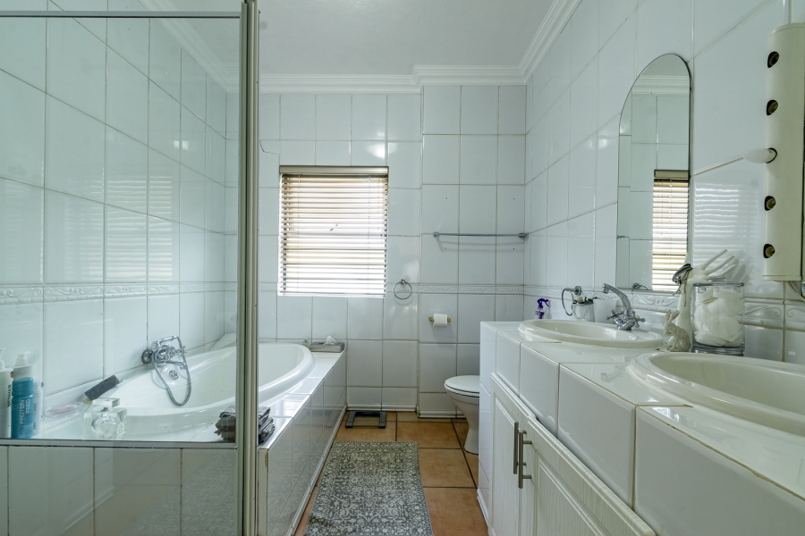 To Let 4 Bedroom Property for Rent in Brooklyn Gauteng