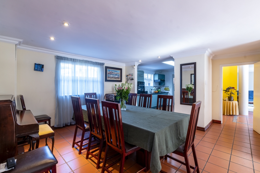 4 Bedroom Property for Sale in Baileys Muckleneuk Gauteng