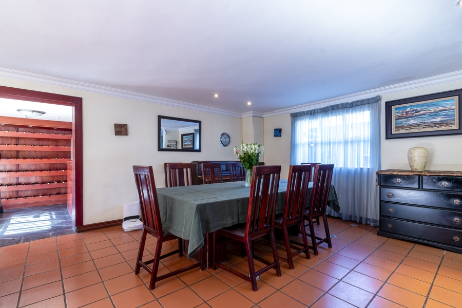 4 Bedroom Property for Sale in Baileys Muckleneuk Gauteng