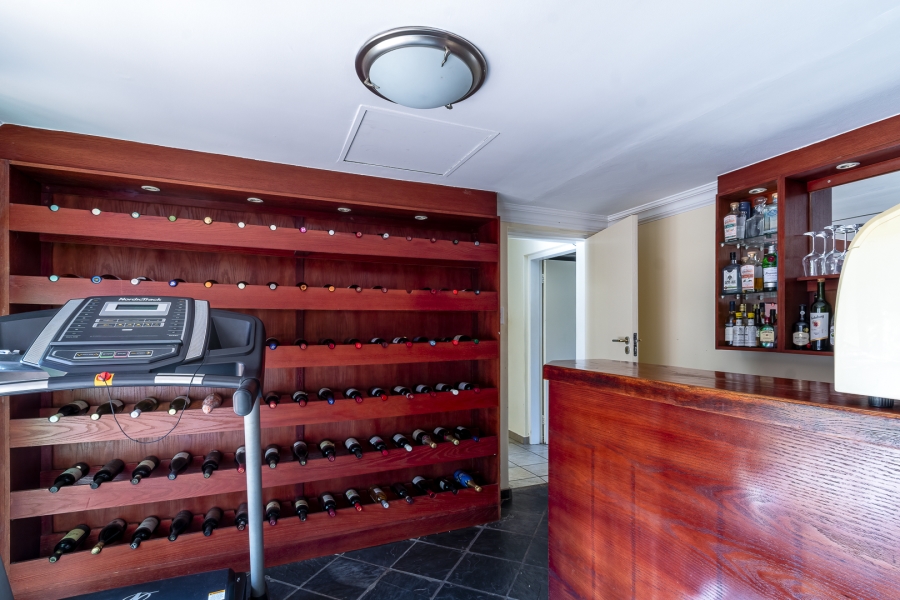 4 Bedroom Property for Sale in Baileys Muckleneuk Gauteng