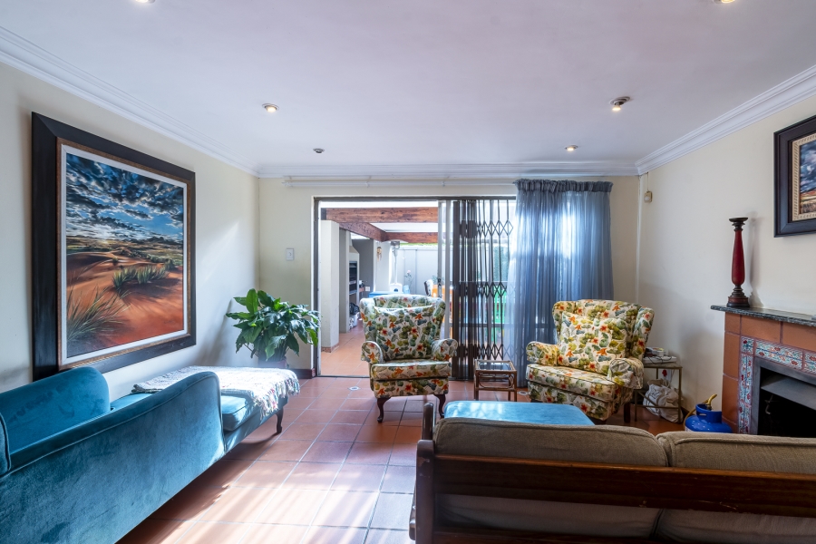 4 Bedroom Property for Sale in Baileys Muckleneuk Gauteng