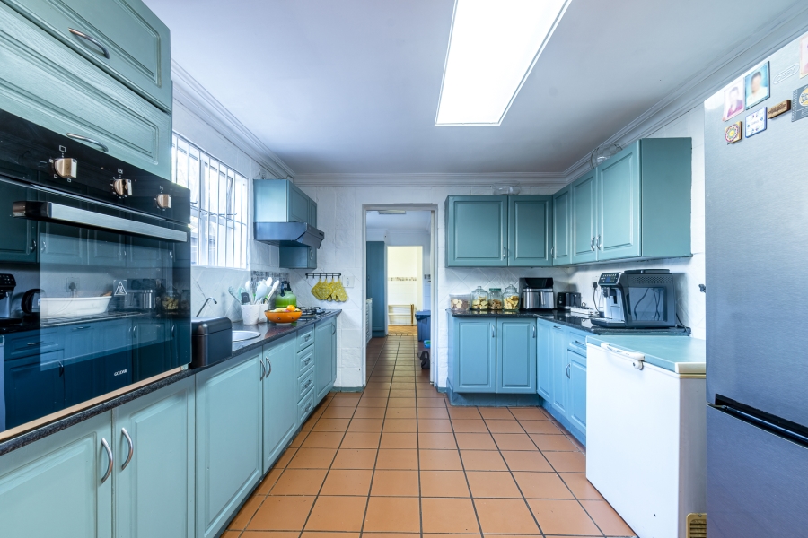 4 Bedroom Property for Sale in Baileys Muckleneuk Gauteng