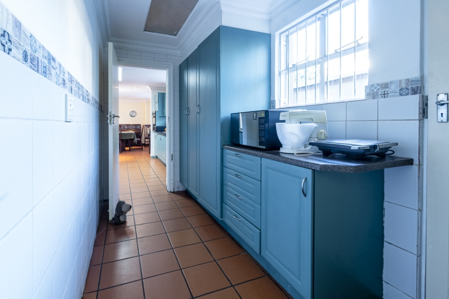 4 Bedroom Property for Sale in Baileys Muckleneuk Gauteng