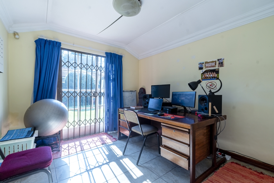4 Bedroom Property for Sale in Baileys Muckleneuk Gauteng