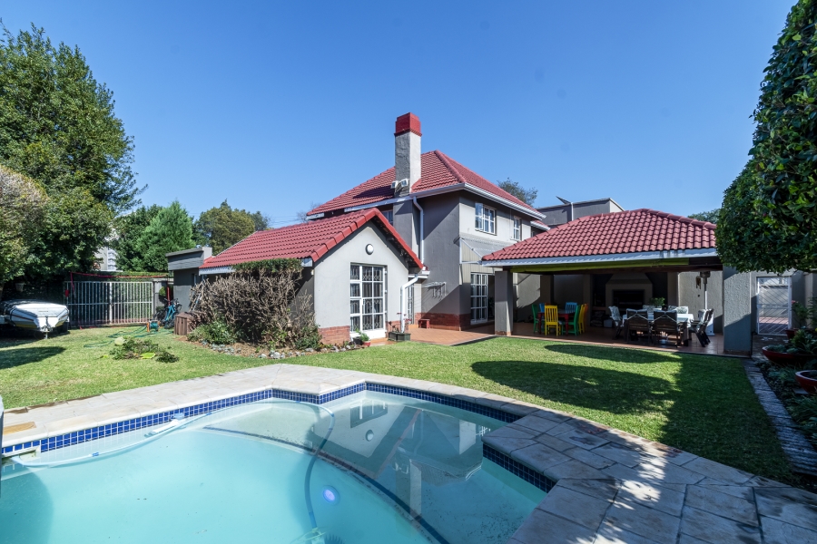 4 Bedroom Property for Sale in Baileys Muckleneuk Gauteng