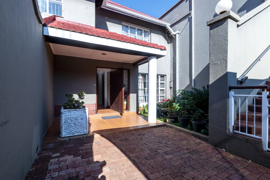 4 Bedroom Property for Sale in Baileys Muckleneuk Gauteng