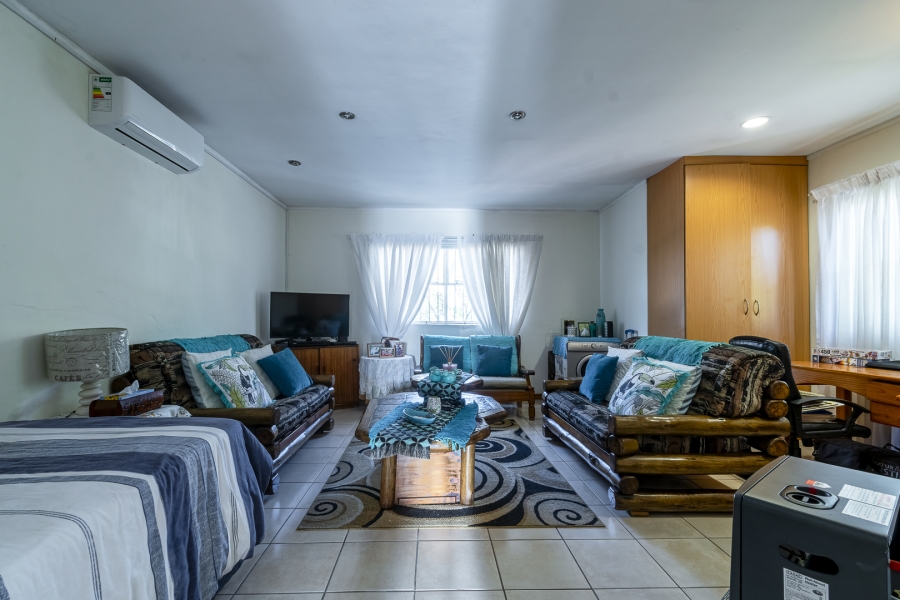 4 Bedroom Property for Sale in Baileys Muckleneuk Gauteng