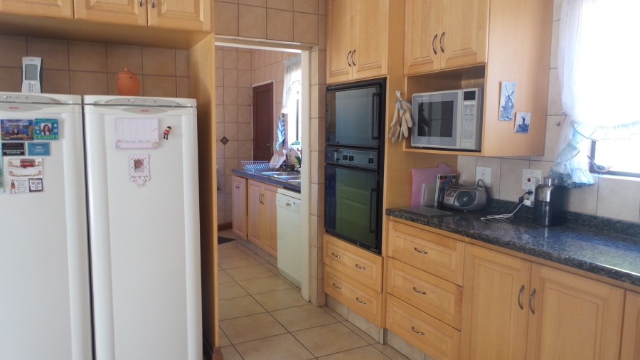 4 Bedroom Property for Sale in Waterkloof Ridge Gauteng