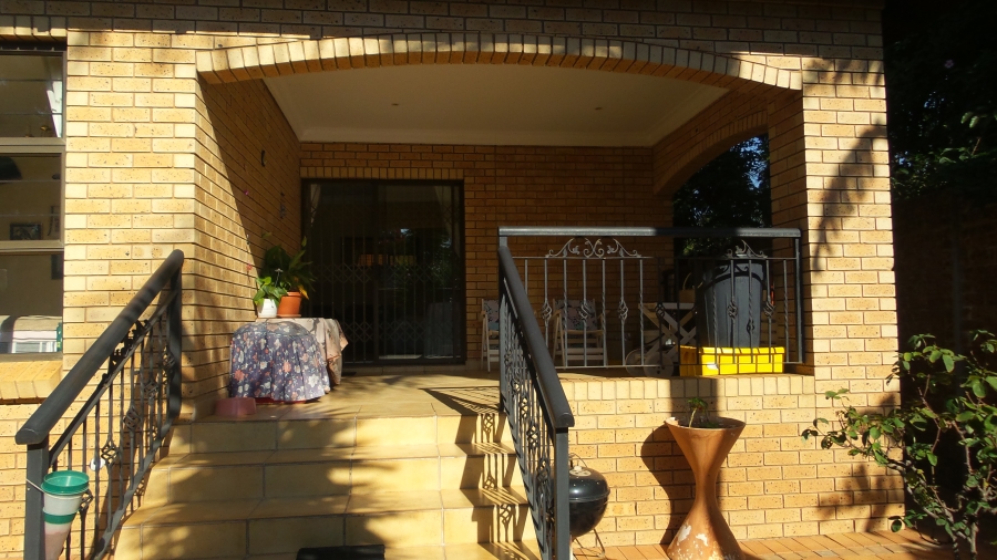 4 Bedroom Property for Sale in Waterkloof Ridge Gauteng
