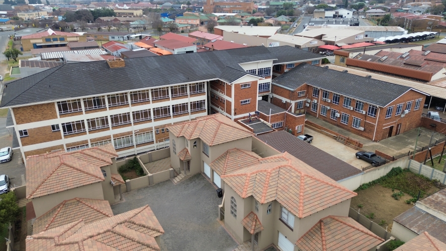 8 Bedroom Property for Sale in Nigel Gauteng