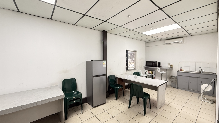 To Let Commercial Property for Rent in Randjespark Gauteng