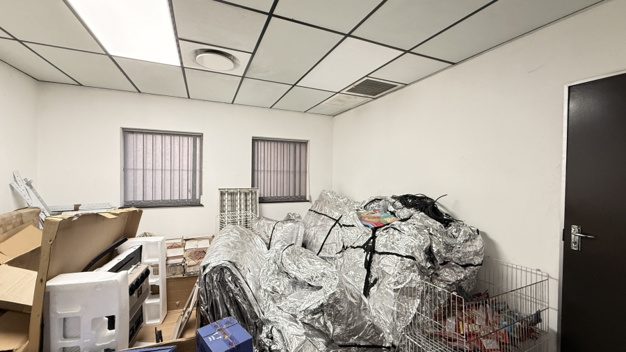 To Let Commercial Property for Rent in Randjespark Gauteng