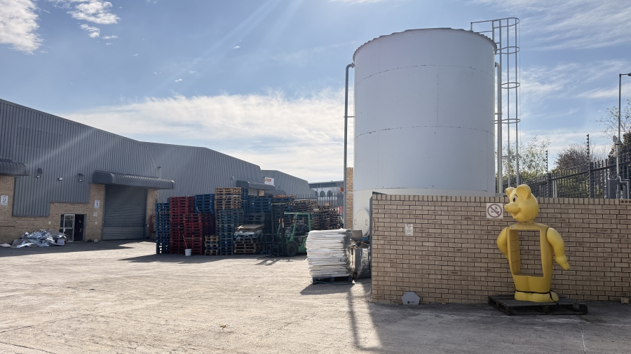 To Let Commercial Property for Rent in Randjespark Gauteng