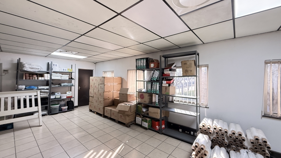 To Let Commercial Property for Rent in Randjespark Gauteng