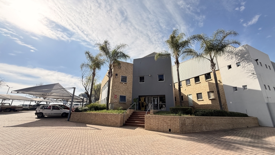 To Let Commercial Property for Rent in Randjespark Gauteng