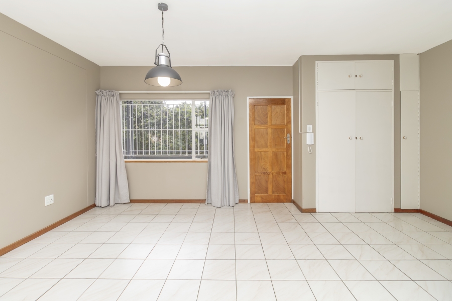 2 Bedroom Property for Sale in Linden Gauteng