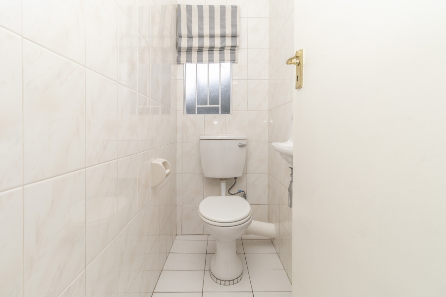 2 Bedroom Property for Sale in Linden Gauteng