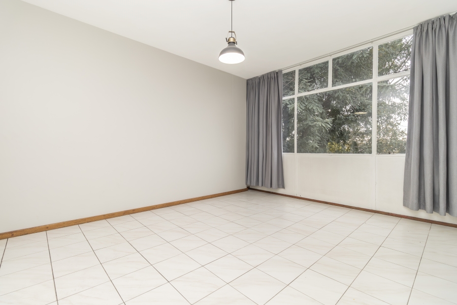 2 Bedroom Property for Sale in Linden Gauteng