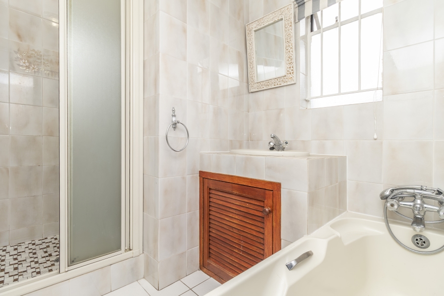 2 Bedroom Property for Sale in Linden Gauteng