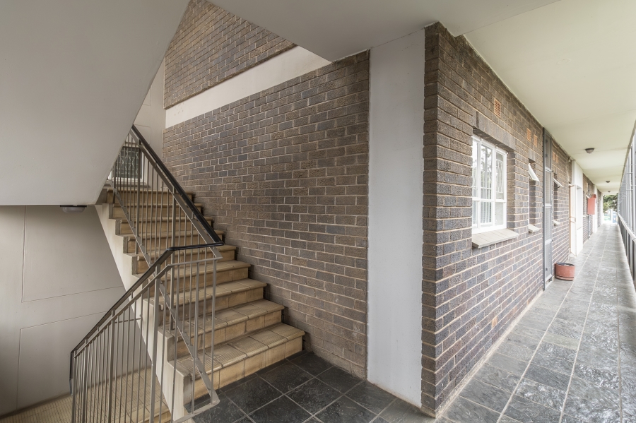 2 Bedroom Property for Sale in Linden Gauteng