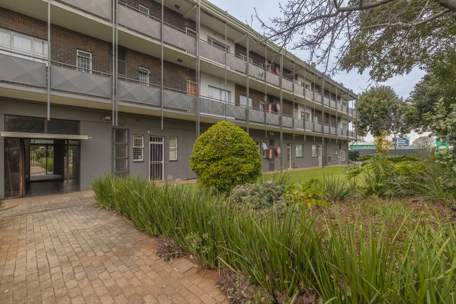 2 Bedroom Property for Sale in Linden Gauteng