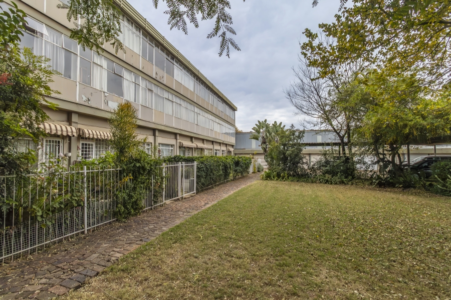 2 Bedroom Property for Sale in Linden Gauteng