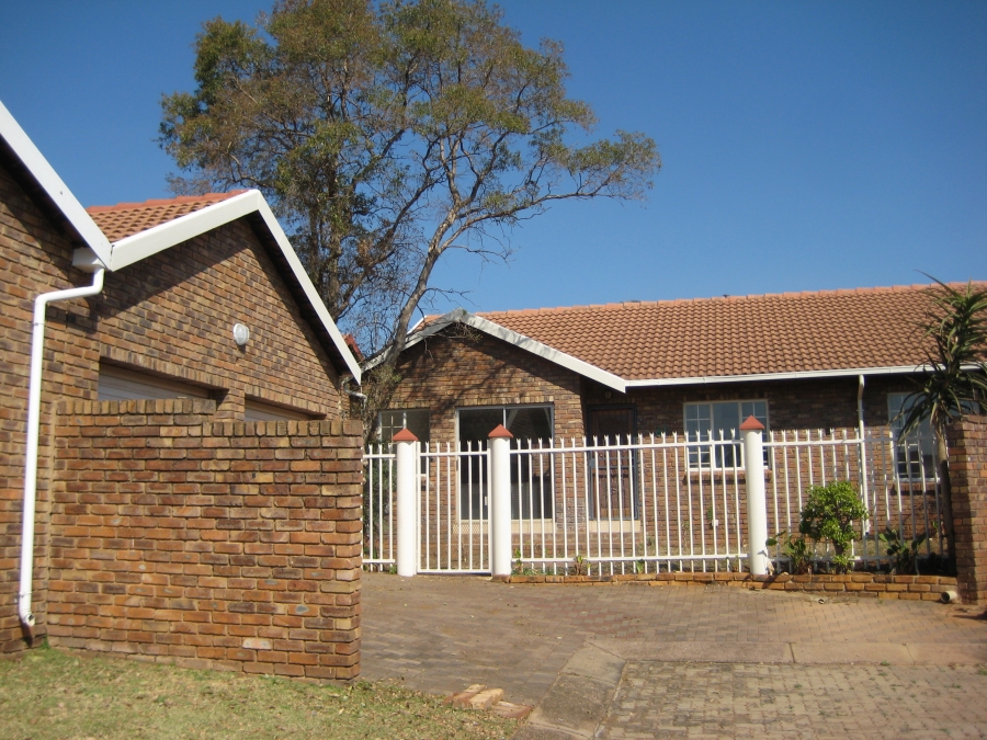 3 Bedroom Property for Sale in Magalieskruin Gauteng